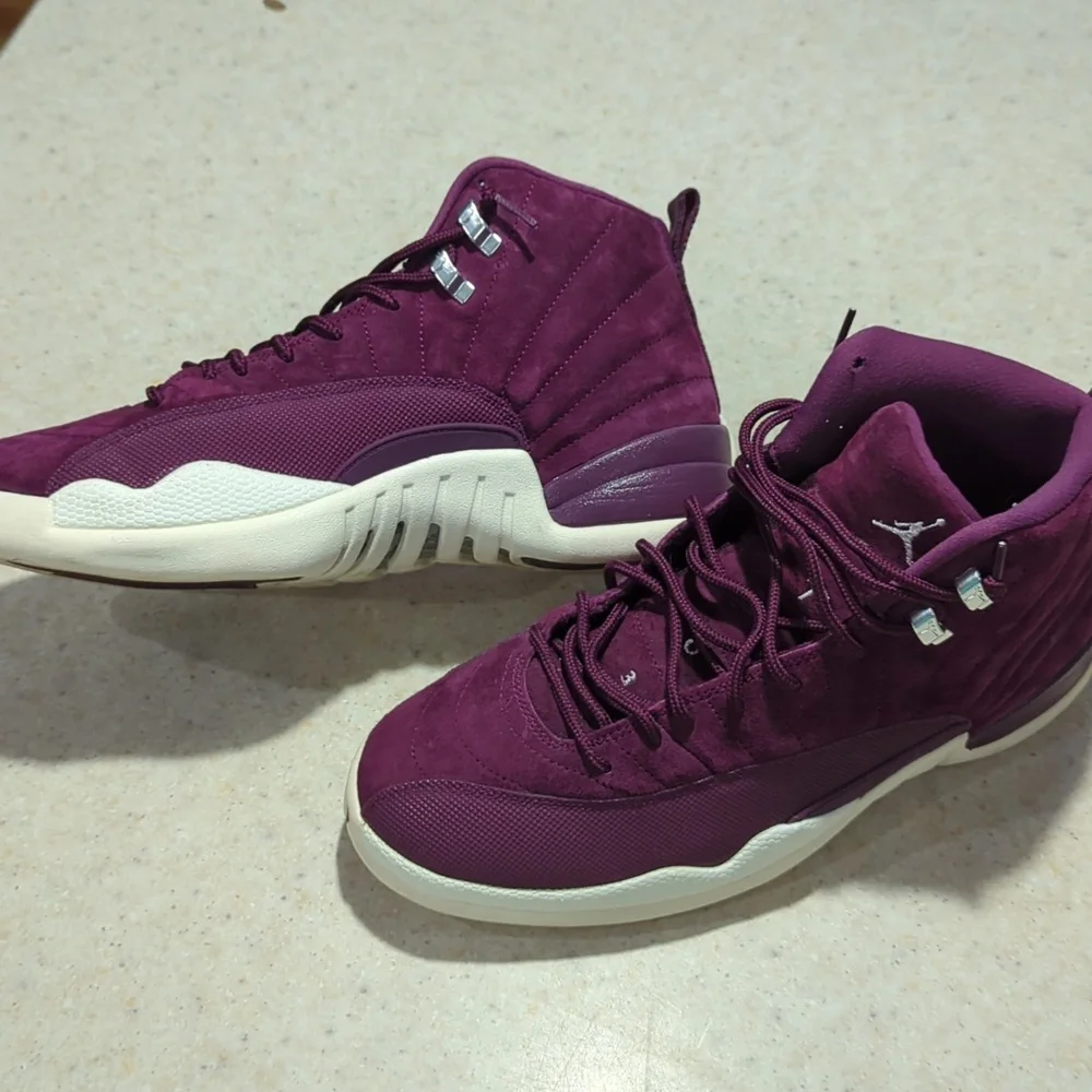 Nike Air Jordan 12 Bordeaux - Picture 2 of 6